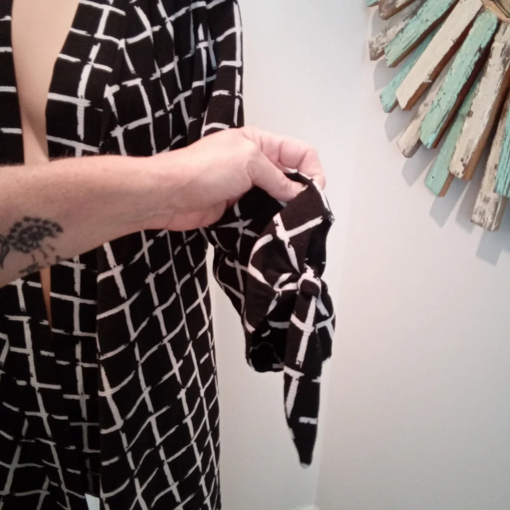 2-$10.Travel Elements Sz M Black&White Grid Pattern Open Front Cardigan Arm Ties